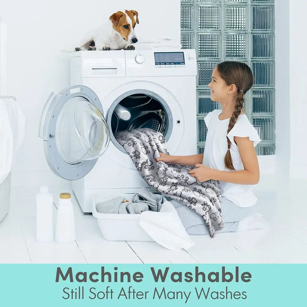 Soft weighted stress relief blanket for dogs and cats designed to reduce anxiety, provide calming pressure, and offer comfort during stress triggers like thunderstorms and travel